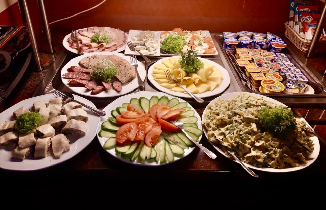 Hotel Linder Malnia ภายนอก รูปภาพ